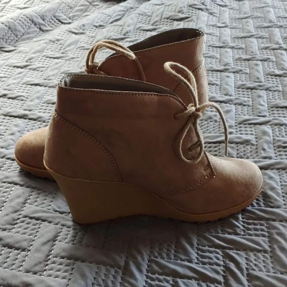 White Mountain Wedge Boot - Picture 1 of 6
